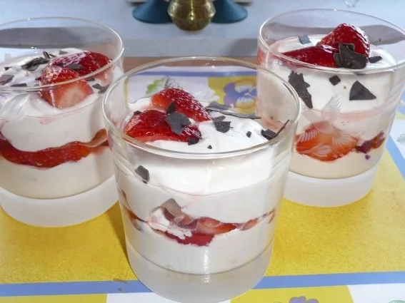 Rezept: Dessert: Quarkspeise mit Erdbeeren Dessert: Quarkspeise mit Erdbeeren - Rezept