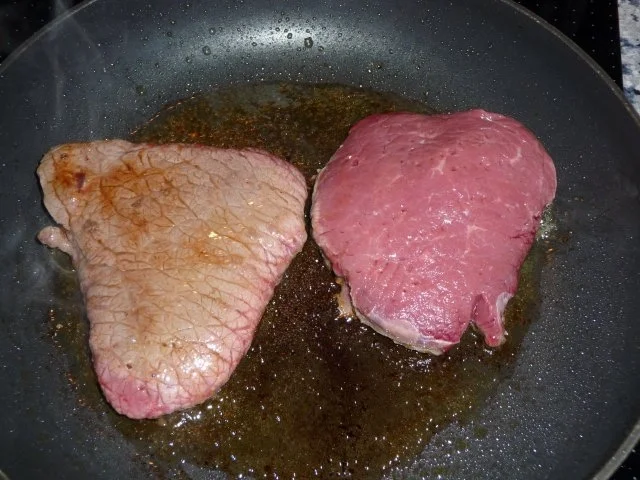Steak mit Speck / Tomaten mit "Rosmarinduft" und Bratkartoffeln - Rezept - Bild Nr. 6