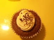 Dattel-Schoko-Muffins mit Frischkäse-Topping - Rezept