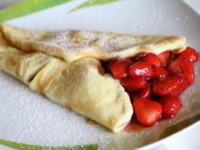 Pfannkuchen mit Erdbeer-Rhabarberkompott - Rezept