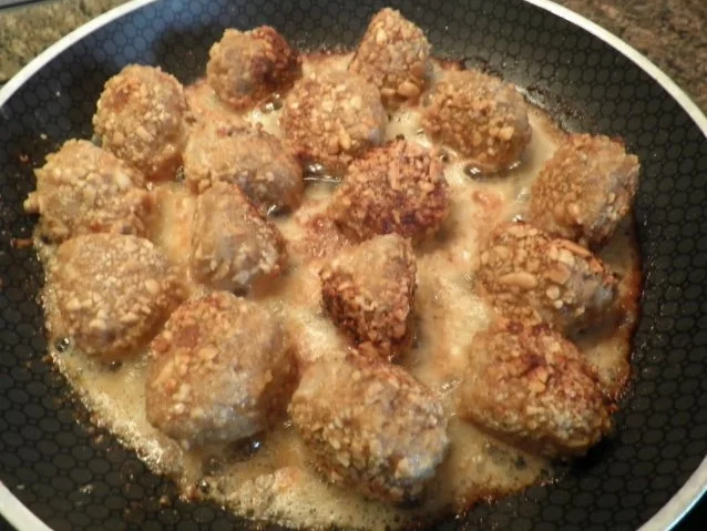 Rezept: Hackbällchen mit Nüssen ... Bild Nr. 2 Hackbällchen mit Nüssen ... - Rezept - Bild Nr. 2