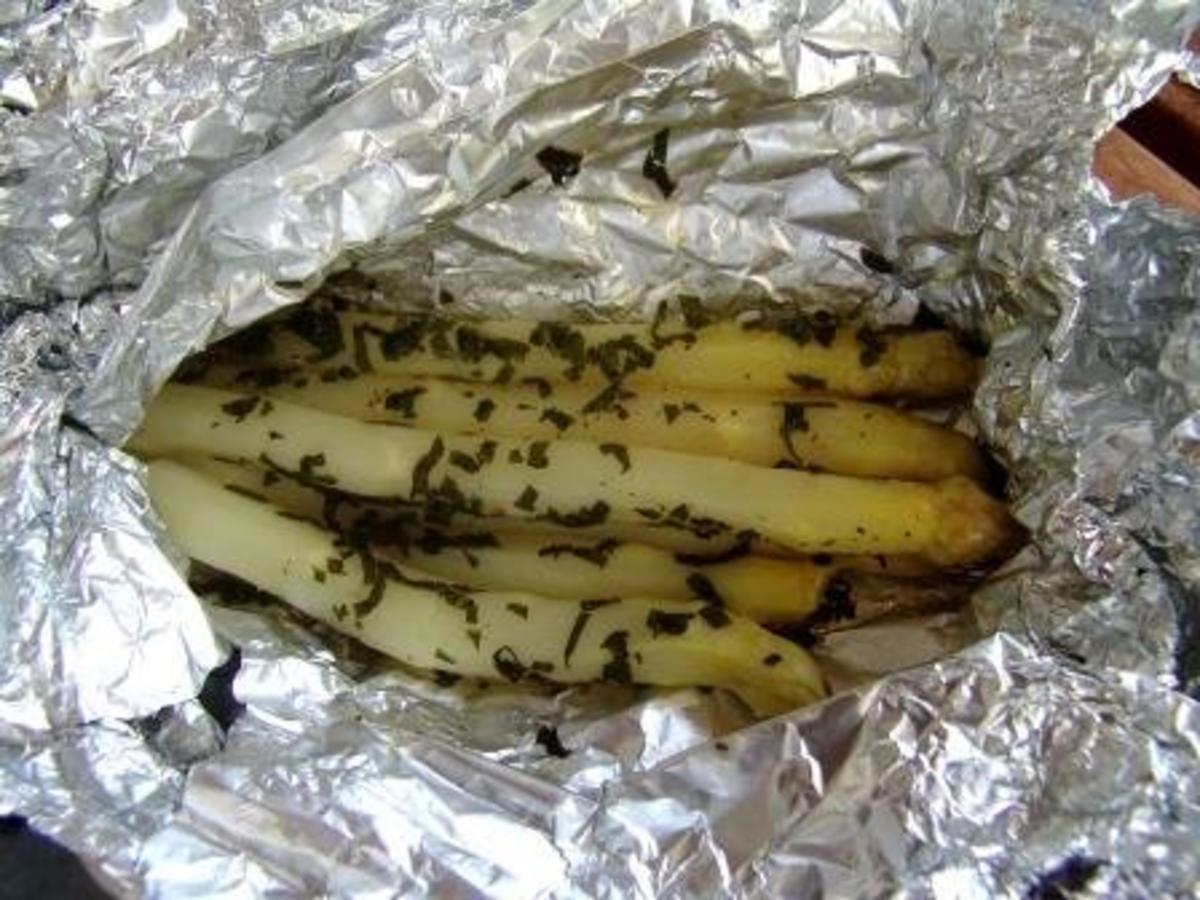 Spargel vom Grill mit Ananassalbei - Rezept - Bild Nr. 3