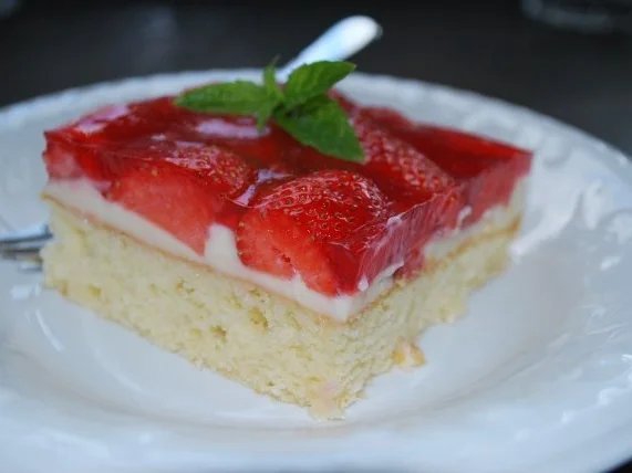 Rezept: Annis Erdbeer-Schnitten vom Blech Bild Nr. 4 Annis Erdbeer-Schnitten vom Blech - Rezept - Bild Nr. 4