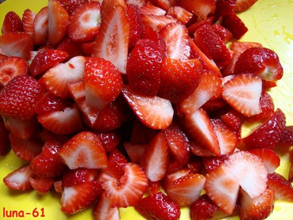 Erdbeeren geschichtet - Rezept - Bild Nr. 3