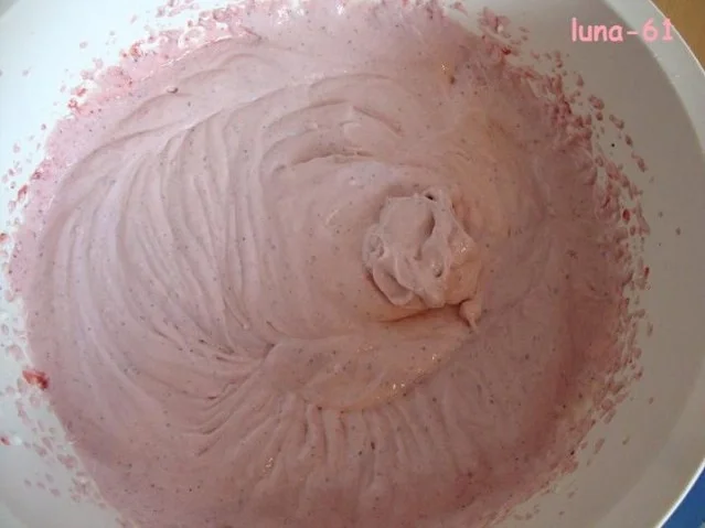 Rezept: Erdbeeren geschichtet Bild Nr. 6 Erdbeeren geschichtet - Rezept - Bild Nr. 6