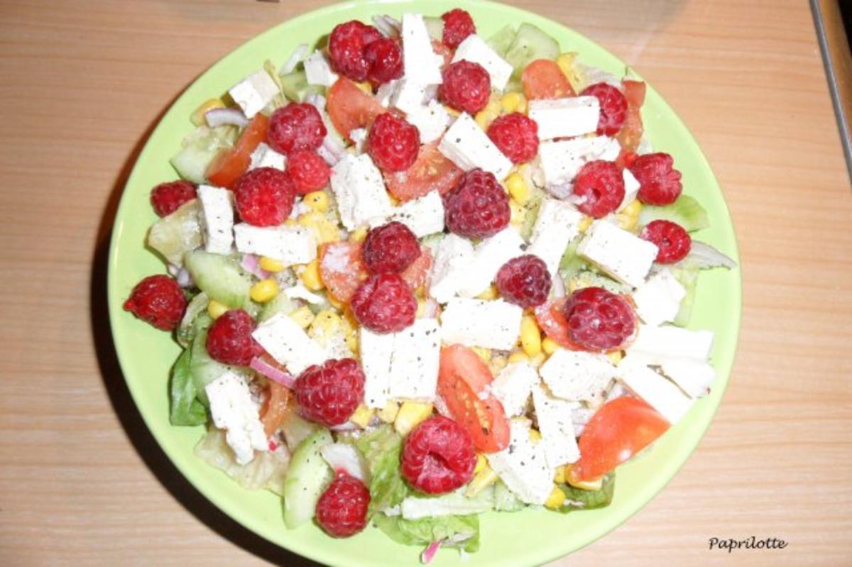Salat mit Feta und frischen Himbeeren - Rezept - Bild Nr. 3