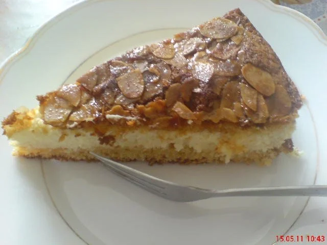 BACKEN:..... ~ Bienenstich mit Puddingcreme ~ - Rezept