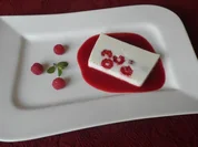Rezept: Buttermilch - Terrine mit Himbeeren Buttermilch - Terrine mit Himbeeren - Rezept