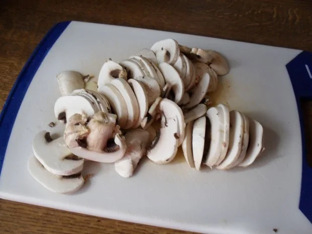 Paprika gefüllt mit Champignon/Toastbrot und Katenschinken - Rezept - Bild Nr. 3