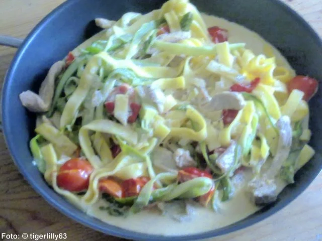 Rezept: Spargel-Tagliatelle Bild Nr. 2 Spargel-Tagliatelle - Rezept - Bild Nr. 2