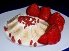 Kokosquark mit Bananen, Erdbeeren und Goji-Beeren - Rezept