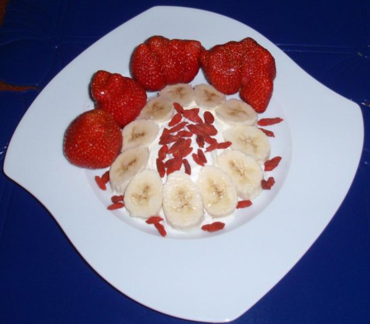 Kokosquark mit Bananen, Erdbeeren und Goji-Beeren - Rezept - Bild Nr. 7