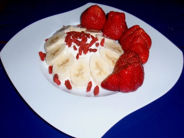 Kokosquark mit Bananen, Erdbeeren und Goji-Beeren - Rezept - Bild Nr. 8