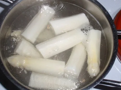 Spargel-Tomaten-Schinken-Pfanne mit Rigatoni - Rezept - Bild Nr. 3