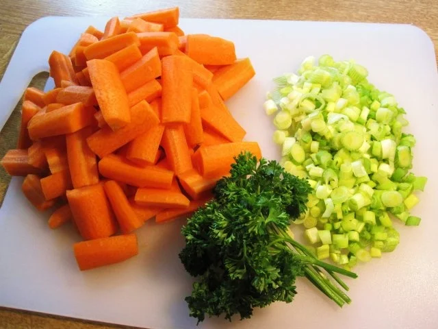 Möhrchen mit Frühlingszwiebeln - Rezept - Bild Nr. 2