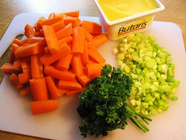 Möhrchen mit Frühlingszwiebeln - Rezept - Bild Nr. 3