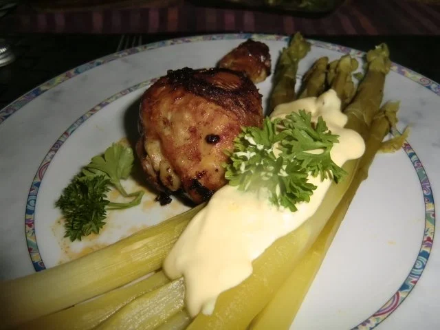 Hähnchen mit grünem Spargel und Sauce Hollandaise - Rezept - Bild Nr. 5