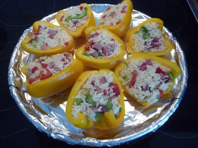 Resteverwertung : Gefüllte Paprikahälften - Rezept - Bild Nr. 16