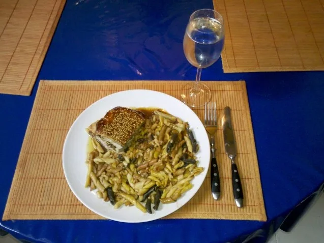 Rezept: Geflügel: Pute in Blätterteig mit Burgundersoße Geflügel: Pute in Blätterteig mit Burgundersoße - Rezept