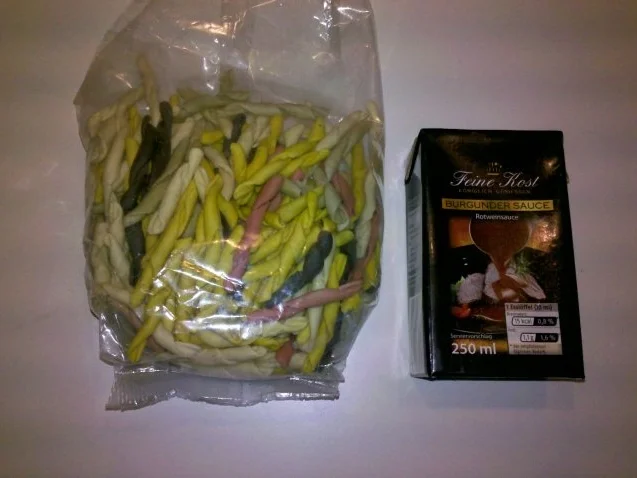 Rezept: Geflügel: Pute in Blätterteig mit Burgundersoße Bild Nr. 5 Geflügel: Pute in Blätterteig mit Burgundersoße - Rezept - Bild Nr. 5