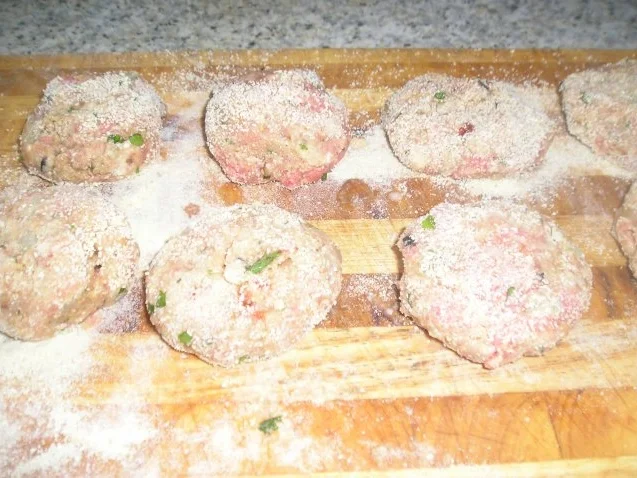 Rezept: Mediterrane Fleischlaibchen Bild Nr. 5 Mediterrane Fleischlaibchen - Rezept - Bild Nr. 5