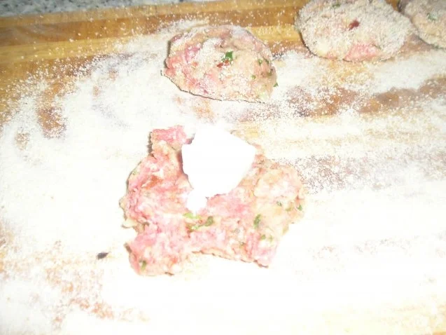 Rezept: Mediterrane Fleischlaibchen Bild Nr. 4 Mediterrane Fleischlaibchen - Rezept - Bild Nr. 4