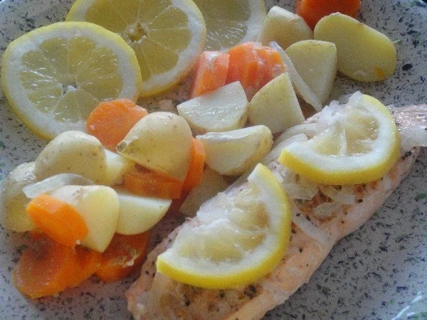 Rezept: Gedünsteter Lachs auf Gemüsebeet Bild Nr. 4 Gedünsteter Lachs auf Gemüsebeet - Rezept - Bild Nr. 4