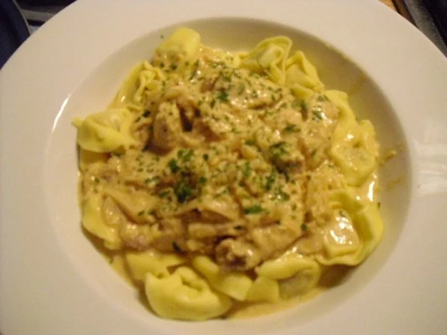 Zwiebel-Rahm-Huhn-Tortellini - Rezept