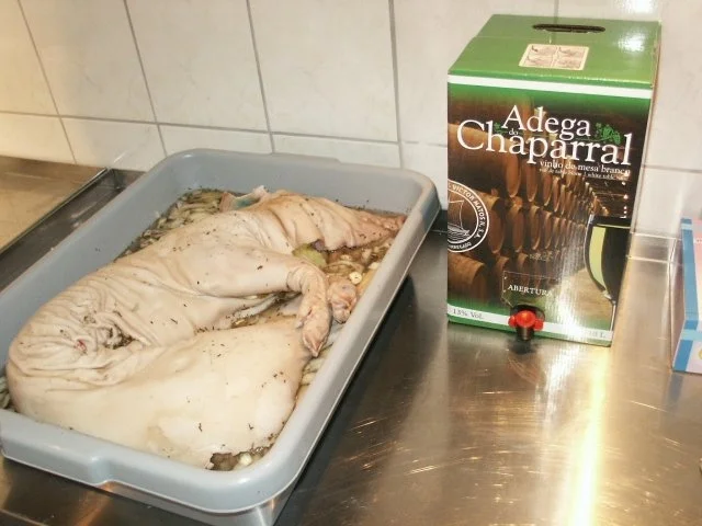 Rezept: Portugiesisches Spanferkel "Leitao" nach Art "PORTUVIDA" mit Piri-Piri Bild Nr. 2 Portugiesisches Spanferkel "Leitao" nach Art "PORTUVIDA" mit Piri-Piri - Rezept - Bild Nr. 2