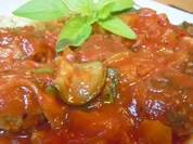 Kunterbunte Hackbällchenpfanne - Rezept