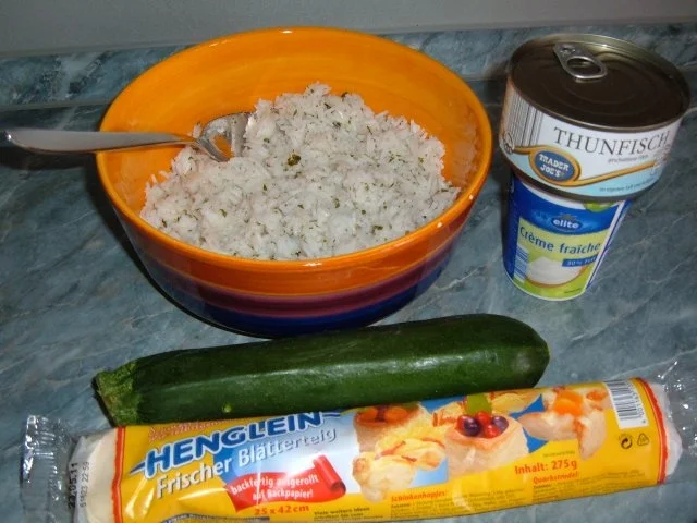 Rezept: Blätterteig : Reis - Thunfisch - Rolle Bild Nr. 4 Blätterteig : Reis - Thunfisch - Rolle - Rezept - Bild Nr. 4