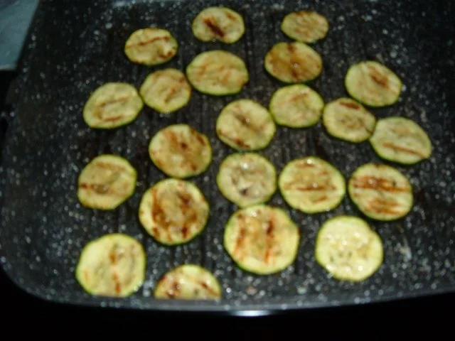 Rezept: Blätterteig : Reis - Thunfisch - Rolle Bild Nr. 12 Blätterteig : Reis - Thunfisch - Rolle - Rezept - Bild Nr. 12