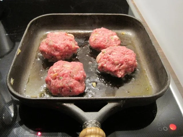 Buletten / Frikadellen - Rezept - Bild Nr. 5