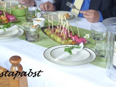 Rezept: Tomate-Mozzarella-Spieße Bild Nr. 3 Tomate-Mozzarella-Spieße - Rezept - Bild Nr. 3