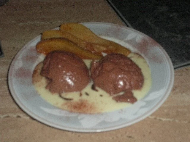 Schokoladen-Mousse mit Vanillesauce - Rezept