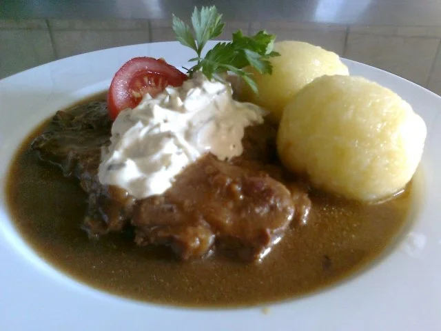 Zwiebelrostbraten mit Gurkerlragout - Rezept - Bild Nr. 9