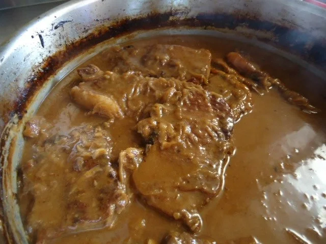 Zwiebelrostbraten mit Gurkerlragout - Rezept - Bild Nr. 8