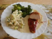 Hähnchenbrust in Speckmantel ~ Gemüsereis ~ Kräuterkäsesauce - Rezept