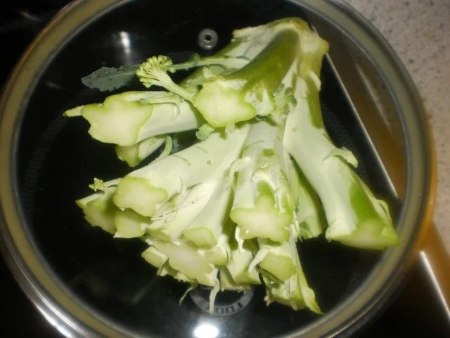 Hähnchenbrust in Speckmantel ~ Gemüsereis ~ Kräuterkäsesauce - Rezept - Bild Nr. 4