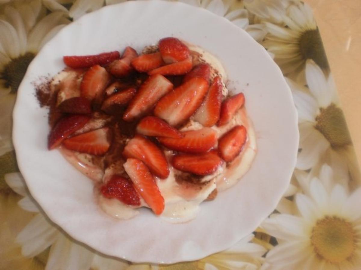 Erdbeeren auf Zwieback Rezept mit Bild kochbar de Erdbeeren auf Zwieback Rezept mit Bild kochbar de