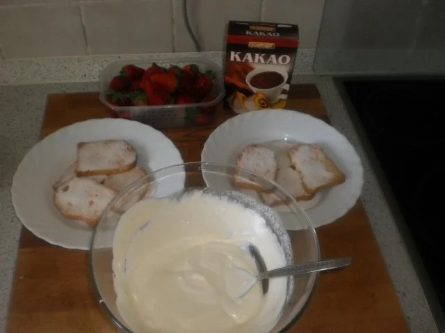 Rezept: Erdbeeren auf Zwieback Bild Nr. 2 Erdbeeren auf Zwieback - Rezept - Bild Nr. 2