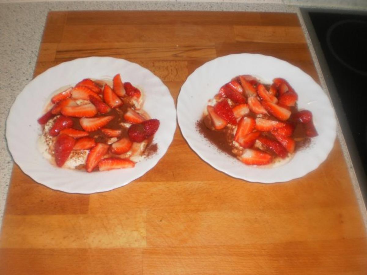 Erdbeeren auf Zwieback - Rezept - Bild Nr. 5