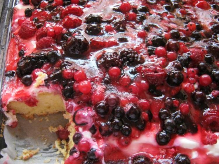 Beerenkuchen vom Blech - einfach - 260 kcal/100g
