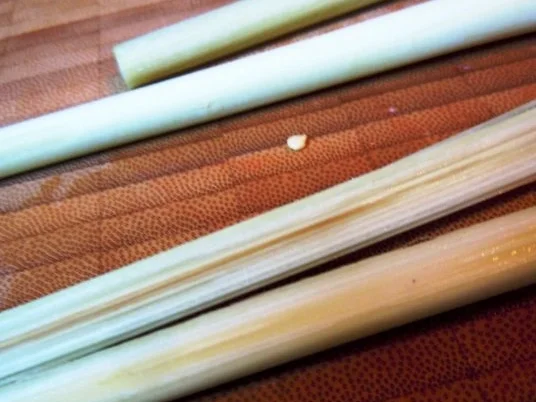 Rezept: Salat mit scharfen Hähnchenspießen und Erdbeerdressing Bild Nr. 4 Salat mit scharfen Hähnchenspießen und Erdbeerdressing - Rezept - Bild Nr. 4