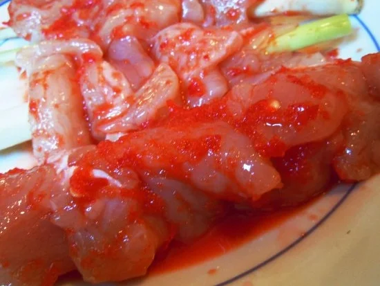 Rezept: Salat mit scharfen Hähnchenspießen und Erdbeerdressing Bild Nr. 6 Salat mit scharfen Hähnchenspießen und Erdbeerdressing - Rezept - Bild Nr. 6