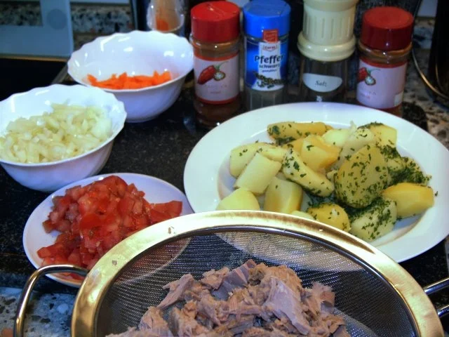 Rezept: MEINE THUNFISCHFRIKADELLEN AN EISBERGSALAT Bild Nr. 2 MEINE THUNFISCHFRIKADELLEN AN EISBERGSALAT - Rezept - Bild Nr. 2