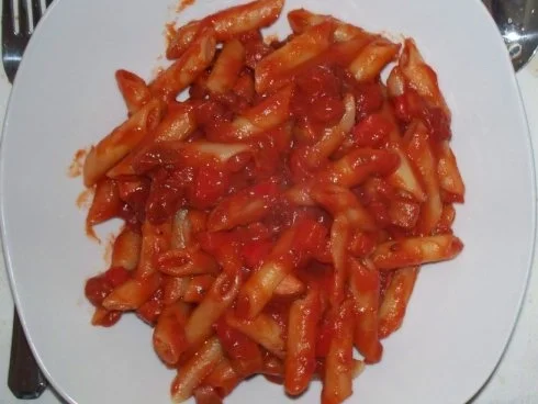 Rezept: Tomatiger Würstchengulasch mit Paprika Tomatiger Würstchengulasch mit Paprika - Rezept