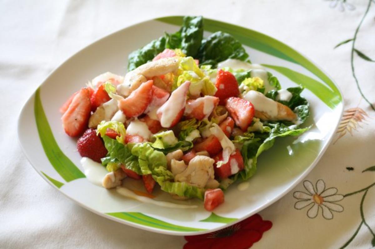 Melonen-Erdbeer-Salat mit Putenfleisch - Rezept