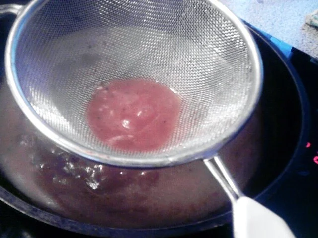 Rezept: Scharfe Hähnchenkeulen an gebratenen Speckkartöffelchen und Bohnen Bild Nr. 6 Scharfe Hähnchenkeulen an gebratenen Speckkartöffelchen und Bohnen - Rezept - Bild Nr. 6