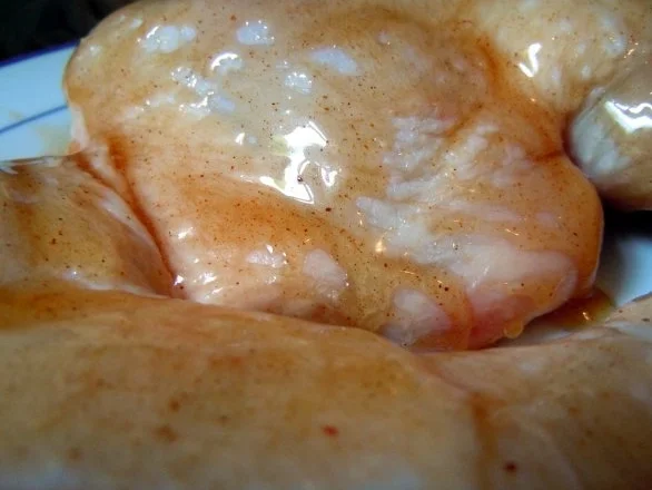 Whisky-Hähnchenschenkel auf Fenchelbett mit Drillingen - Rezept - Bild Nr. 3